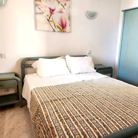 Twin Sleeps 8 *