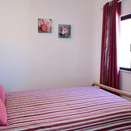 Twin Sleeps 8